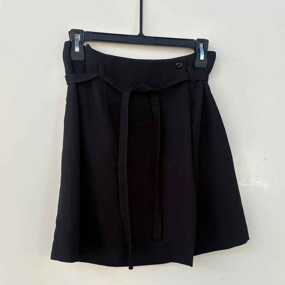 Elegant Black Women's Skirt - Picture 1 of 7